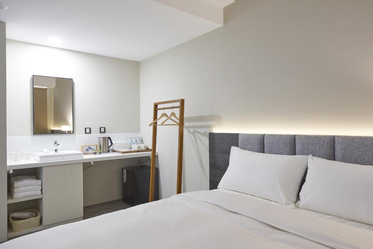 Hotel Z Taichung Buitenkant foto
